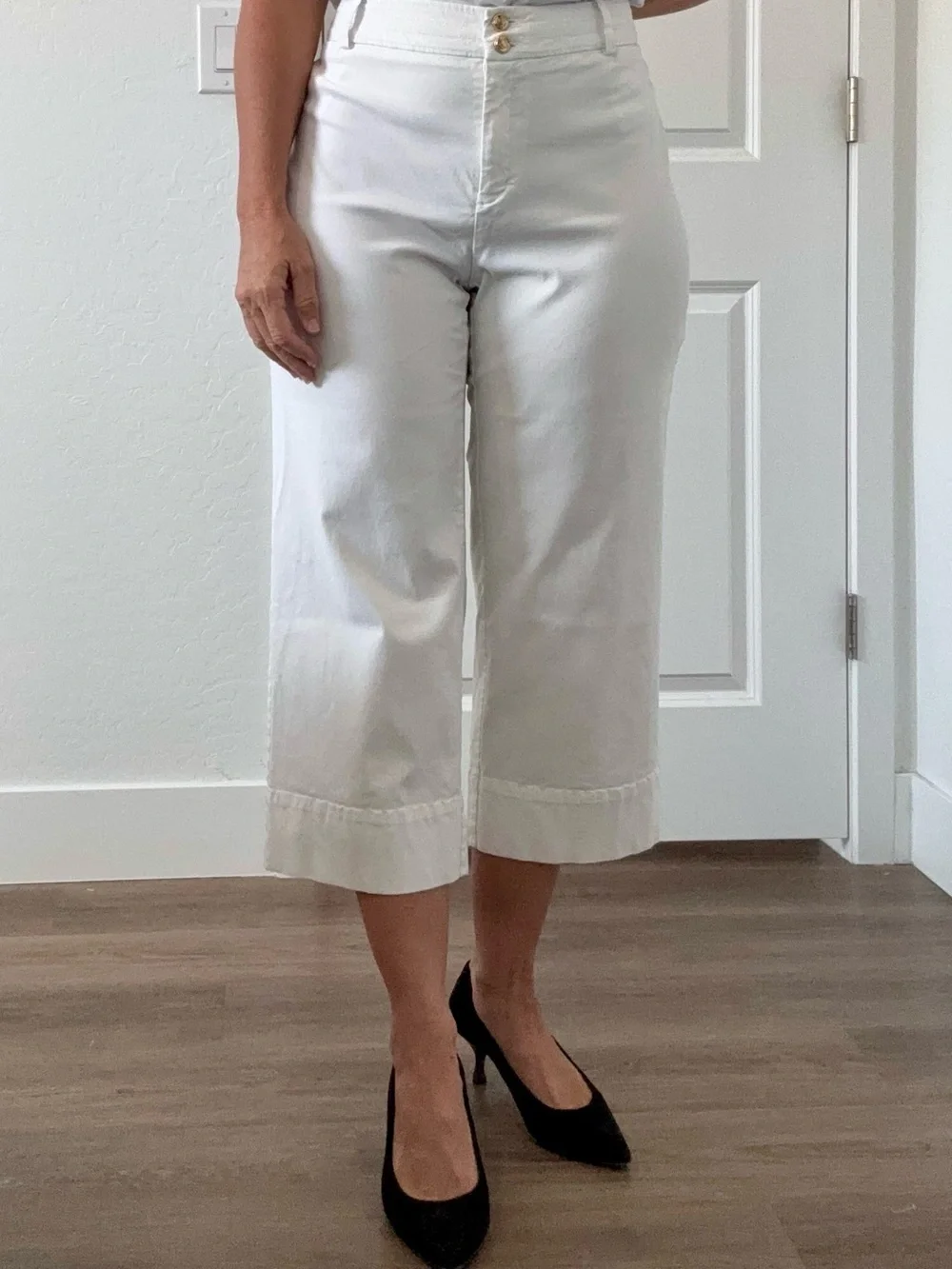 Chico's White High Rise Cropped Wide Leg Capri Pant